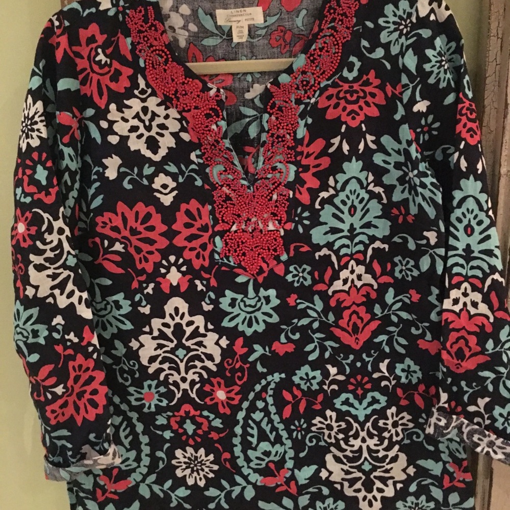 Women’s pullover top